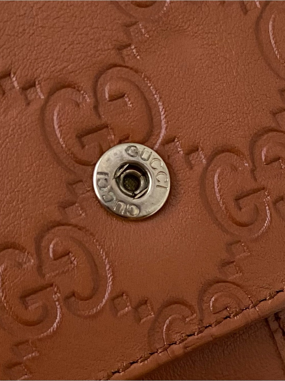 Gucci Guccissima GG monogram Tan Brown Embossed Leather Bi-fold Compact Wallet - Picture 14 of 16